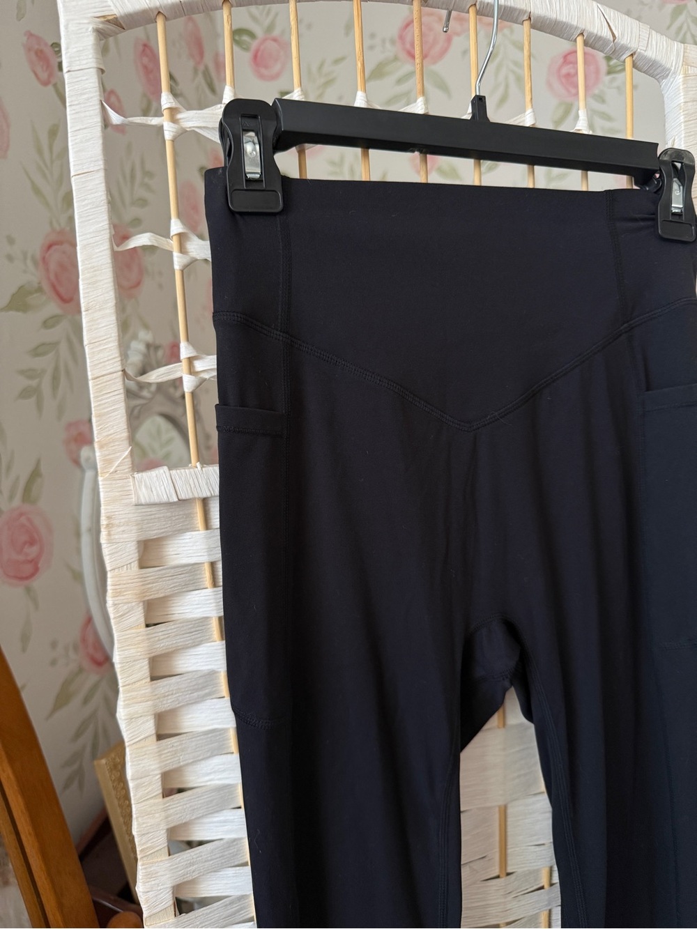 Halara Black High-Waist Ruched Activewear Pants - Picture 2 of 6